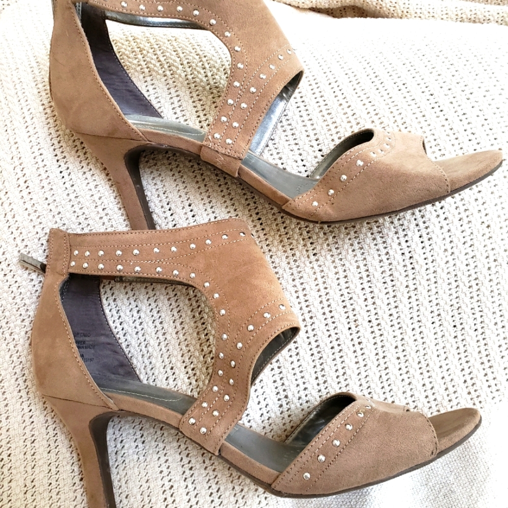 Worthington tan suede studded heels